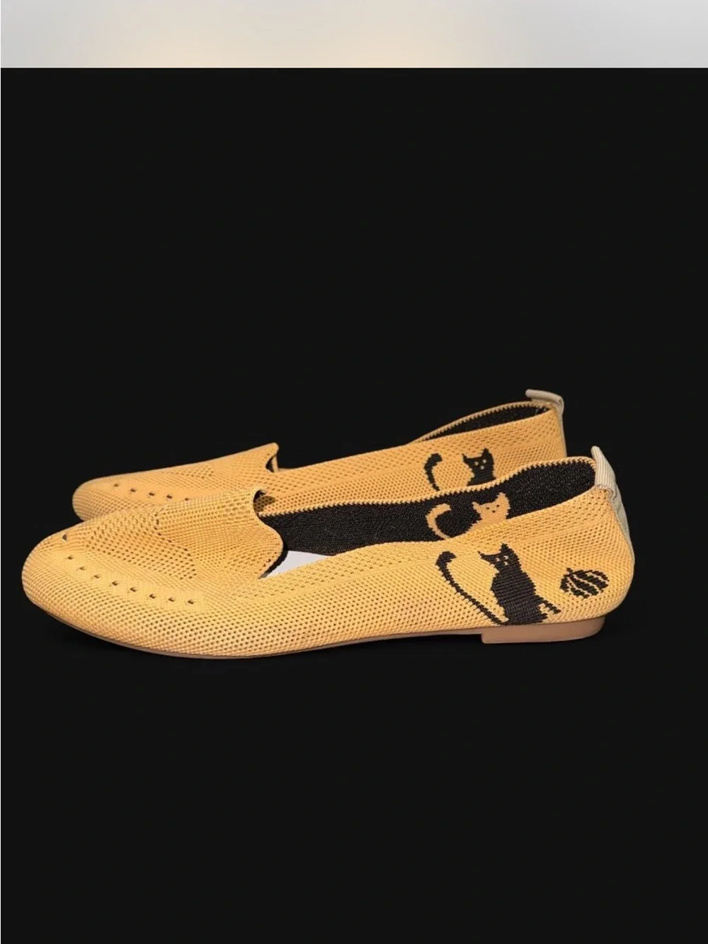Vivaia Audrey Round-Toe Embroidered Cat Loafers – Yellow – Like New